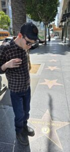 Photo : Gabriel sur le walk of fame